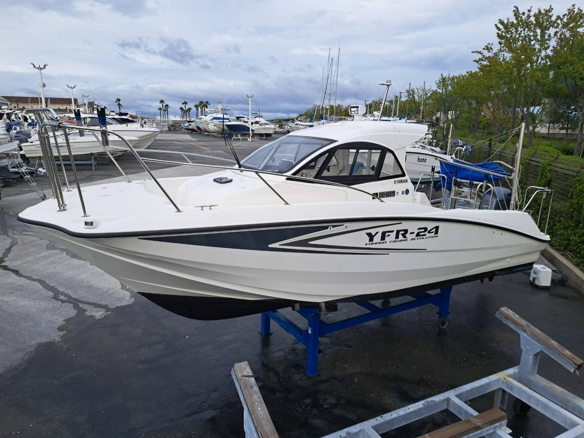 <strong>【中古艇】YFR24EX FSR</strong> 写真