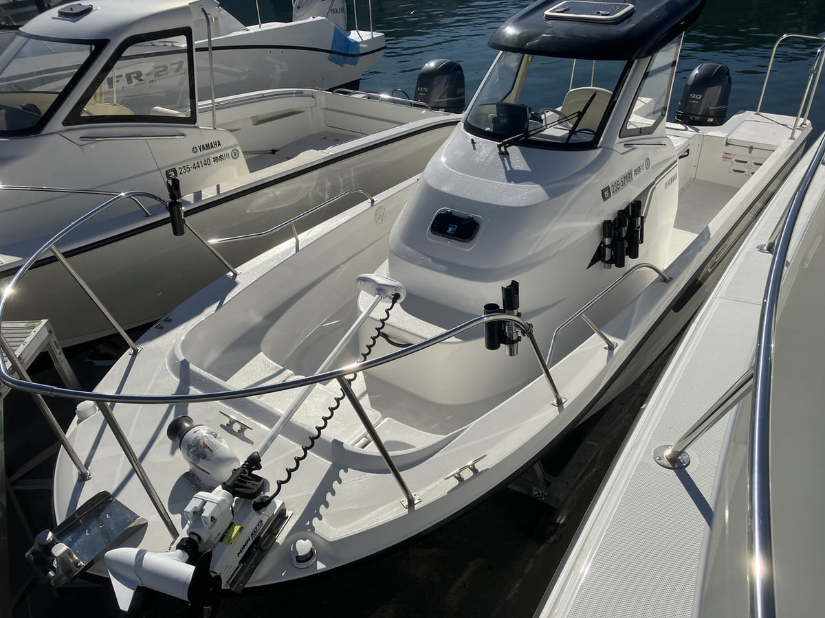 中古艇　F.A.S.T.23 F90 写真