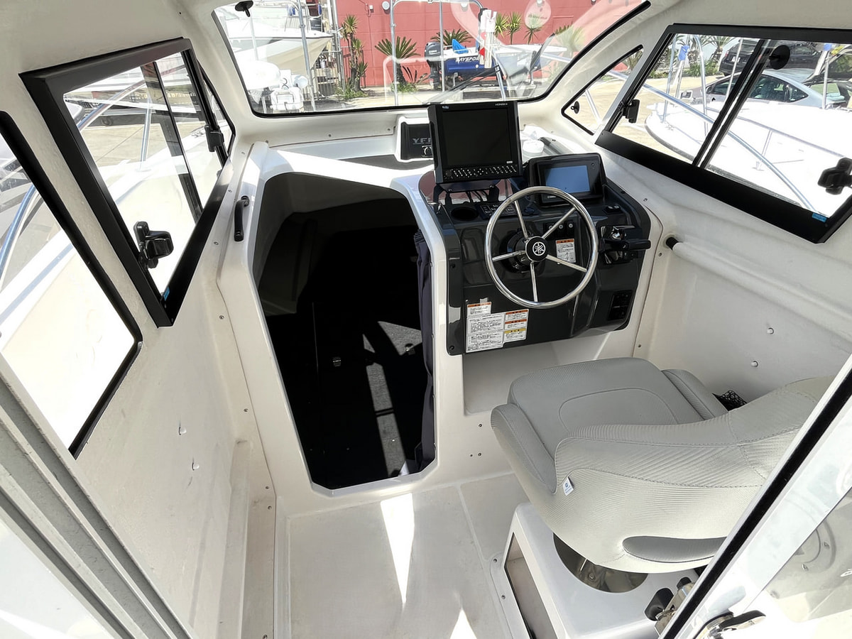 【陸上展示中！！委託販売艇】YFR-24EX（2022年登録） 写真