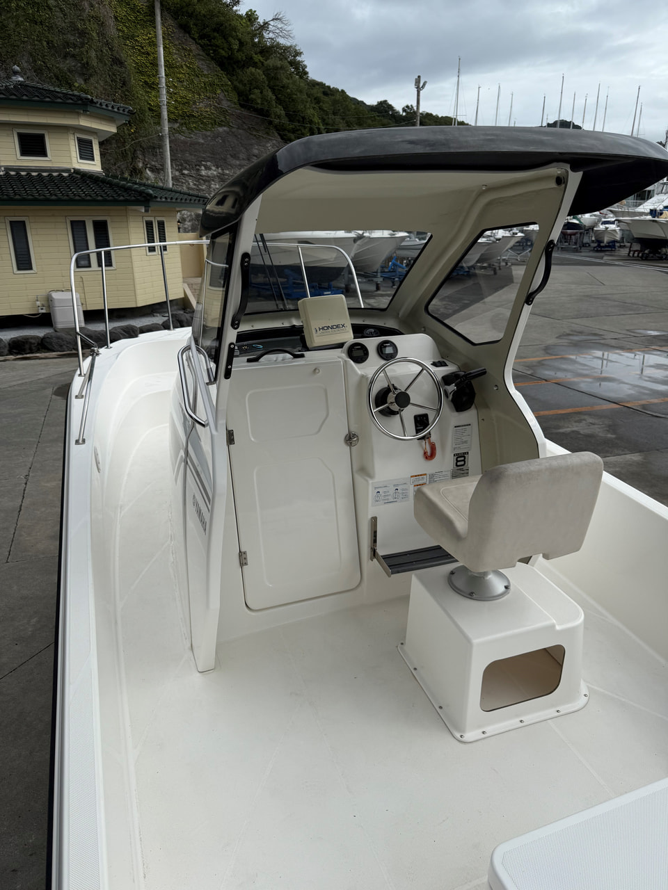 FAST23（21MICモデル）　F115 　【ヤマハマリーナ沼津艇置契約パッケージ】 写真