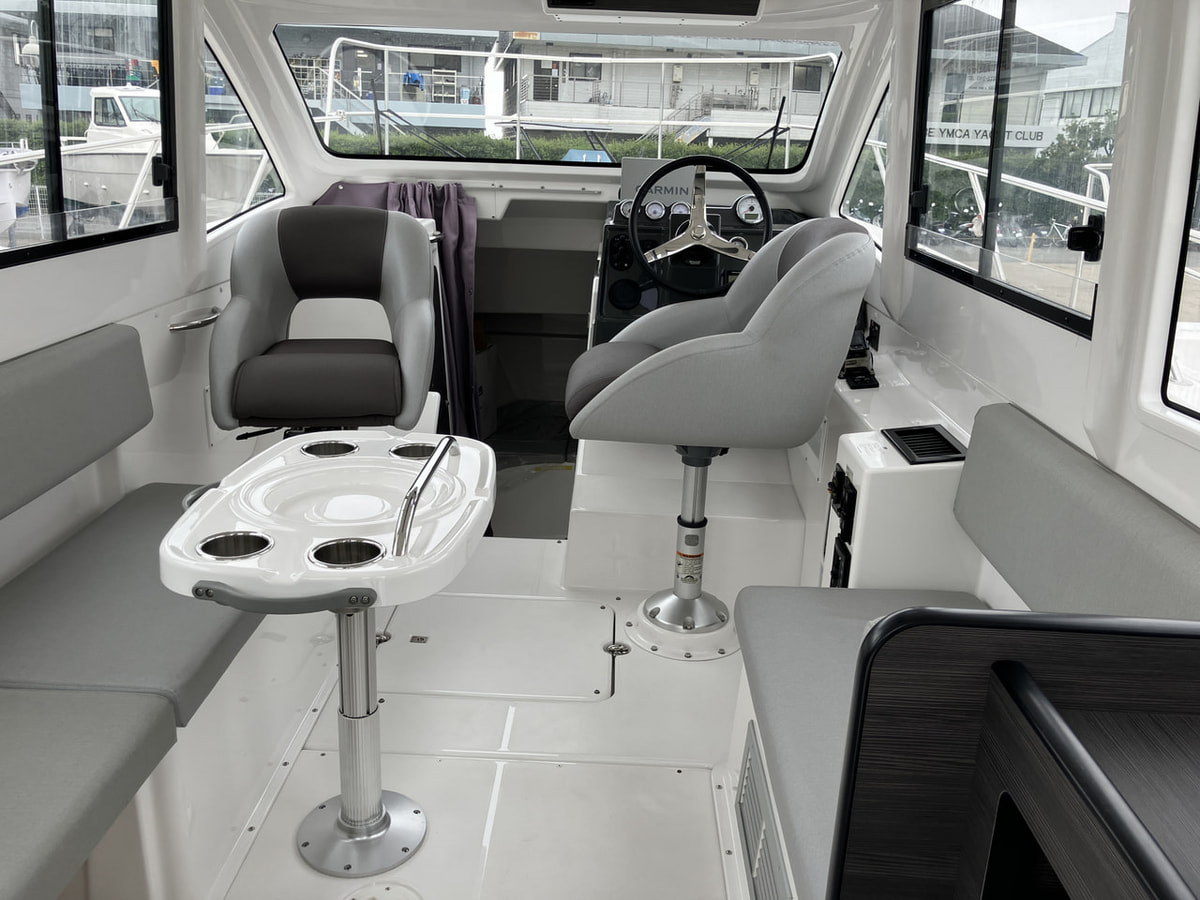 DFR33 C-pkg 中古艇情報 写真
